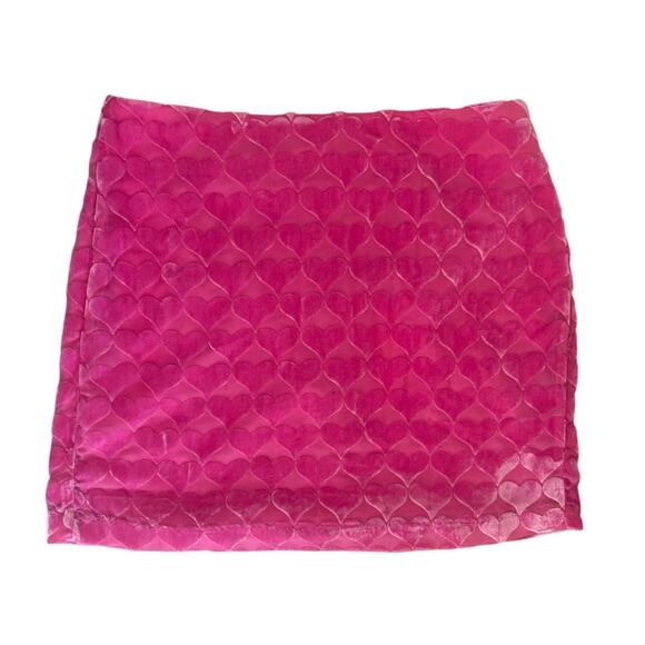 New Cupcakes and Cashmere Pink Velvet Heart Mini Skirt Size 6 - Picture 1 of 4